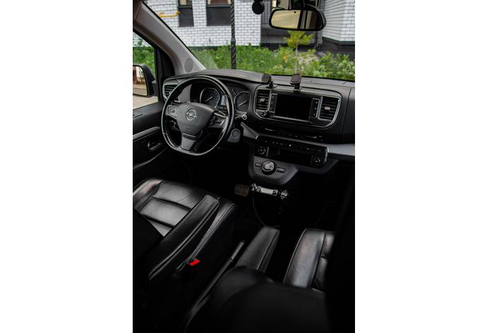 Opel Zafira car interior